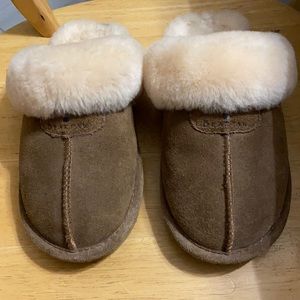 Bear paw slippers